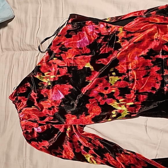 Marciano velour one sleeve bodysuit Small - Picture 6 of 8